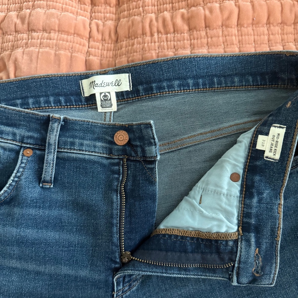 Madewell Mid rise kick out Jean